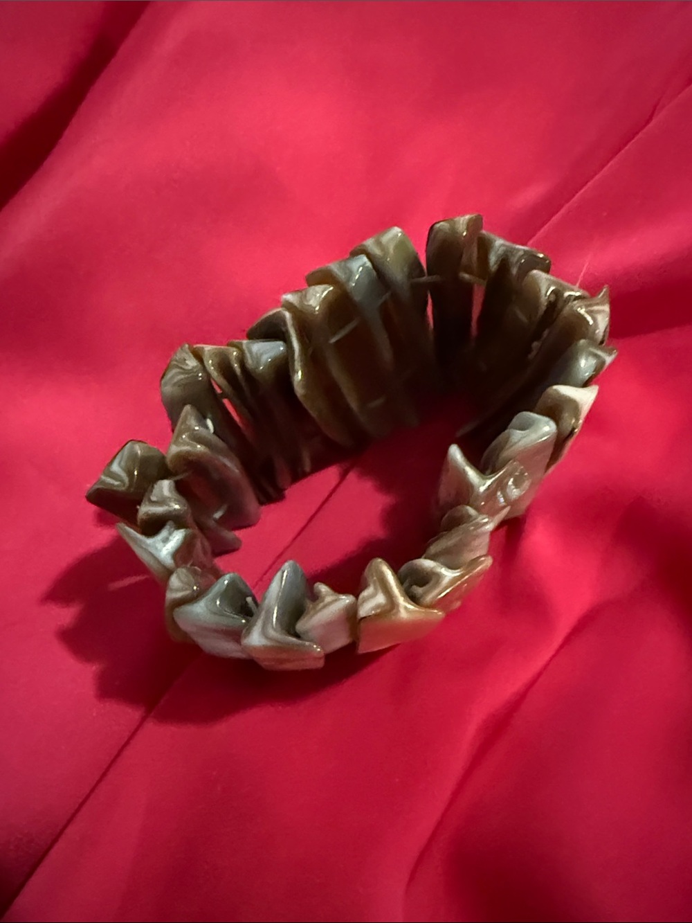 Mother of Pearl Stretch Bracelet - Iridescent Neutrals - Picture 2 of 4
